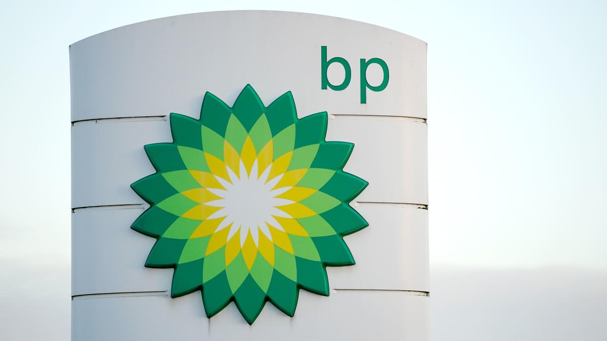 BP profits miss forecasts as £1.6bn cost cuts planned