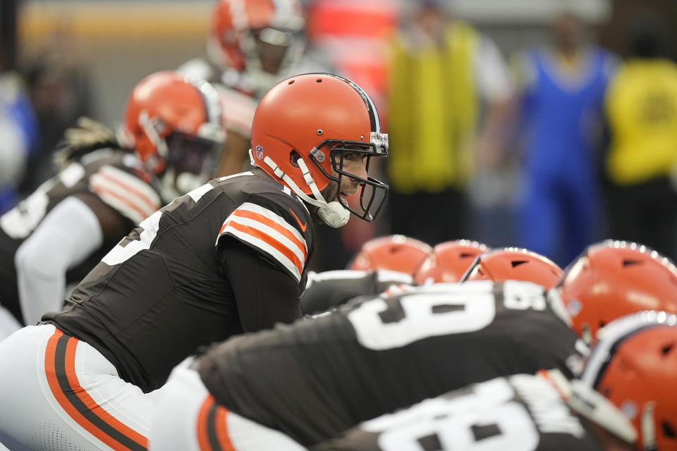 Cleveland Browns quarterback Joe Flacco prepares to take a snap during the first half of an NFL football game against the Los Angeles Rams Sunday, Dec. 3, 2023, in Inglewood, Calif. (AP Photo/Mark J. Terrill)