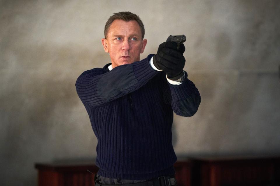 James Bond (Daniel Craig) prepares to shoot in NO TIME TO DIE, a DANJAQ and Metro Goldwyn Mayer Pictures film.