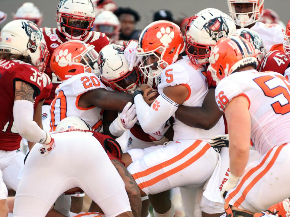 N.C. State limited D.J. Uiagalelei and Clemson to 214 yards of offense in an upset victory.