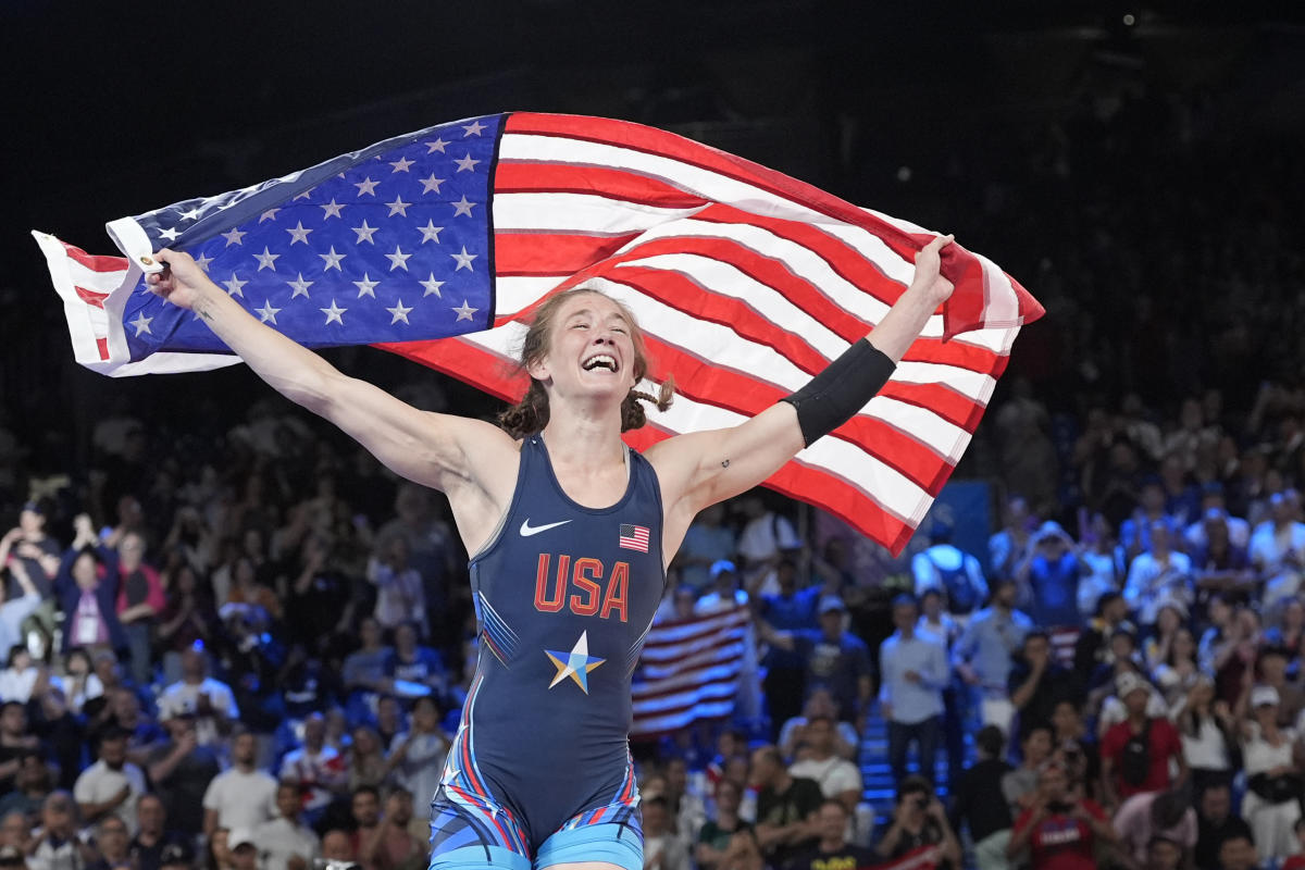 USA’s Sarah Hildebrandt beats Cuban for gold after original opponent, India’s Phogat, misses weight