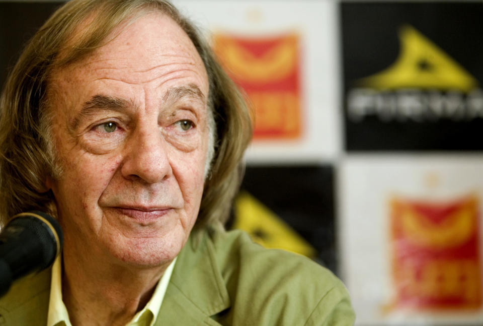 FILE - Cesar Luis Menotti, of Argentina, listens to a reporter's question during a news conference after his official presentation as Tecos' new coach in Guadalajara, Mexico, Wednesday, Aug. 29, 2007. Menotti, the charismatic coach who led Argentina to its first World Cup title in 1978, has died, the Argentine Football Association said Sunday, May 5, 2024. He was 85. (AP Photo/Guillermo Arias, File)