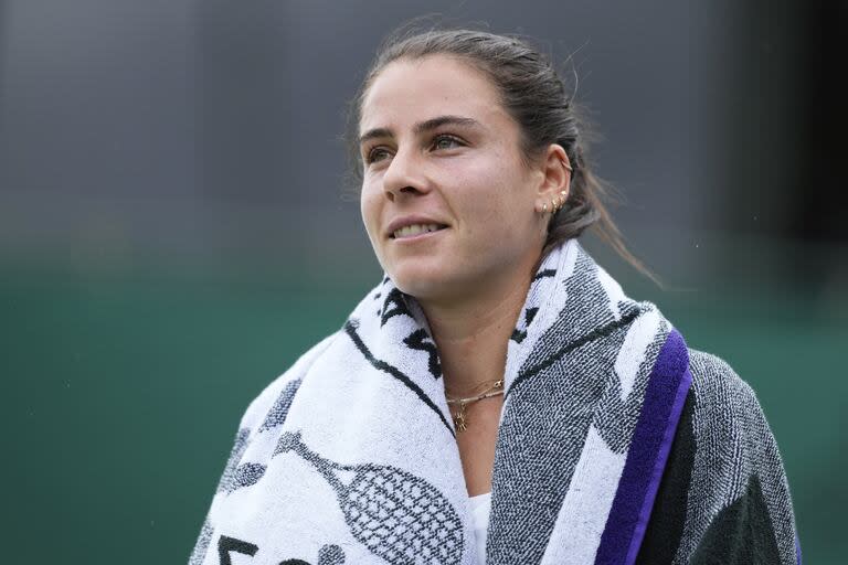 La estadounidense Emma Navarro, luego de vencer a la rusa Diana Shnaider y clasificarse a la cuarta ronda de Wimbledon