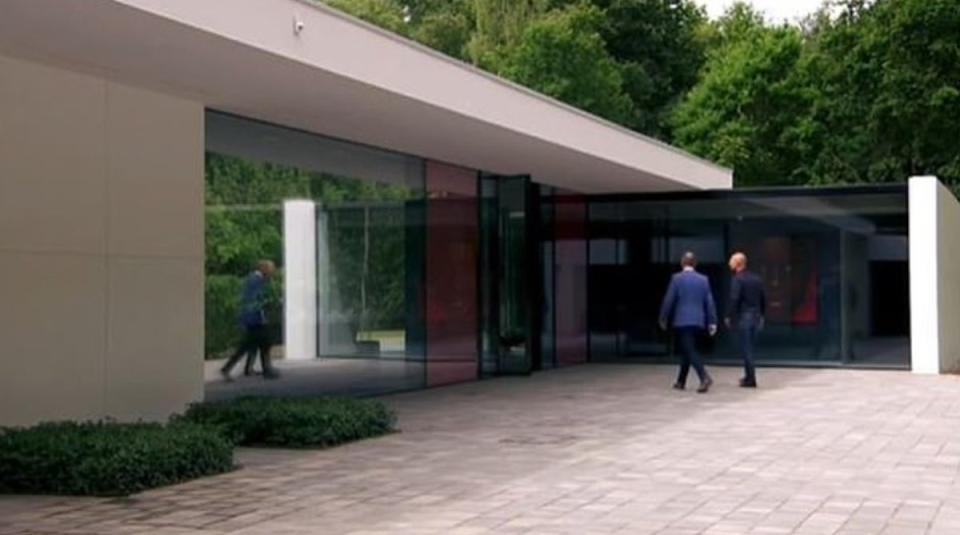 Kevin McCloud had his doubts about whether the property could be created without risking ‘financial ruin’ (Channel 4)