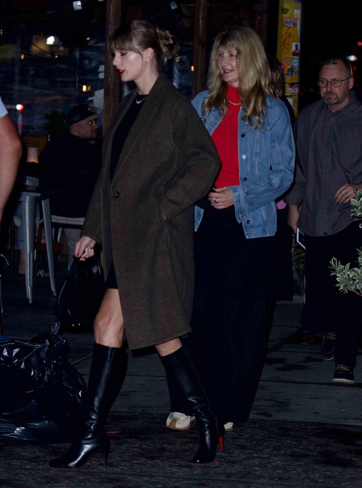 Taylor Swift's Latest Girls' Night Out Included Greta Gerwig, Zoë
