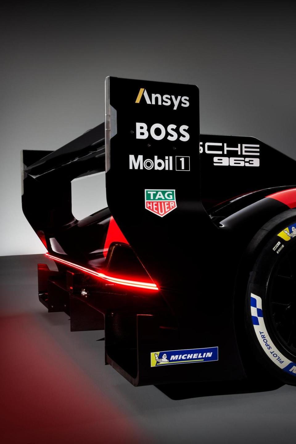 Porsche Penske Motorsport 車隊合作夥伴，包含輪胎製造商Michelin、ExxonMobil旗下的 Mobil1、模擬軟體公司 Ansys、高科技公司 Multimatic、豪華製錶商 TAG Heuer、時尚品牌 Hugo Boss 及運動服飾品牌 Puma 等。