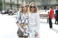 En 2016, Chanel fait de Lily-Rose Depp la plus jeune égérie pour un parfum que l’enseigne ait connue. Un an plus tard la maison de haute couture clôture son défilé avec la comédienne, vêtue d’une somptueuse tenue de mariée. Lily-Rose Depp poursuit depuis sa collaboration avec la marque de luxe, en mettant notamment en avant un rouge à lèvres en 2018.