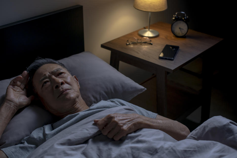 Über die Hälfte der Studienteilnehmer*innen berichtete von schlechtem Schlaf – etwa Schlaflosigkeit. (Bild: Getty Images)