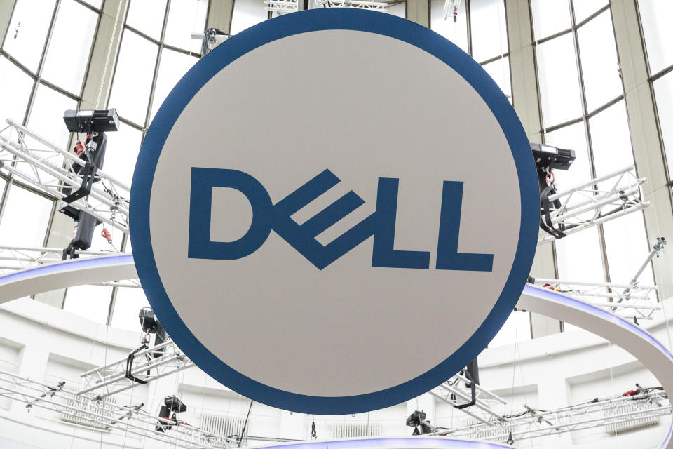<p>Michael Dell ist der Gründer und CEO von Dell, war jedoch nicht der alleinige Besitzer. Das wollte er 2013 ändern und kaufte den Hardwarehersteller zusammen mit dem Finanzinvestor Silver Lake Partners. Aus dem Kauf wurde jedoch nichts Positives und so ist der Konzern heute hochverschuldet. Aktuell planen die Verantwortlichen eine Rückkehr an die Börse. </p>