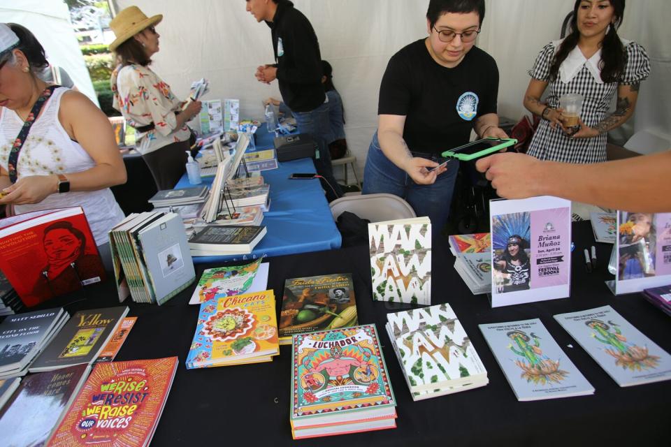 A variety of Spanish written books are for sale at the Los Angeles Times En Espanol