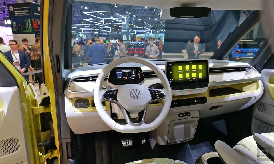 <p>The steering wheel and instrument cluster screen on the VW ID.Buzz.</p>
