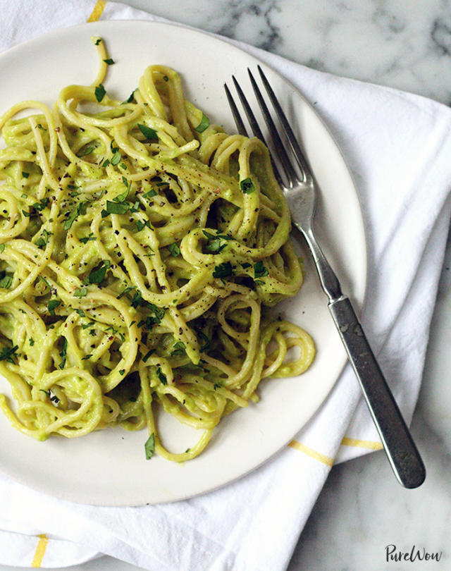 Spaghetti with Avocado Pasta Sauce