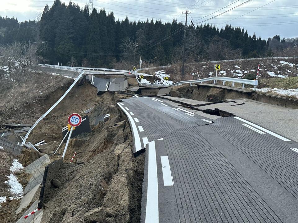 日本石川縣能登昨（1日）發生規模7.6強震，至今天下午1時已有30人罹難。（翻攝自X平台）