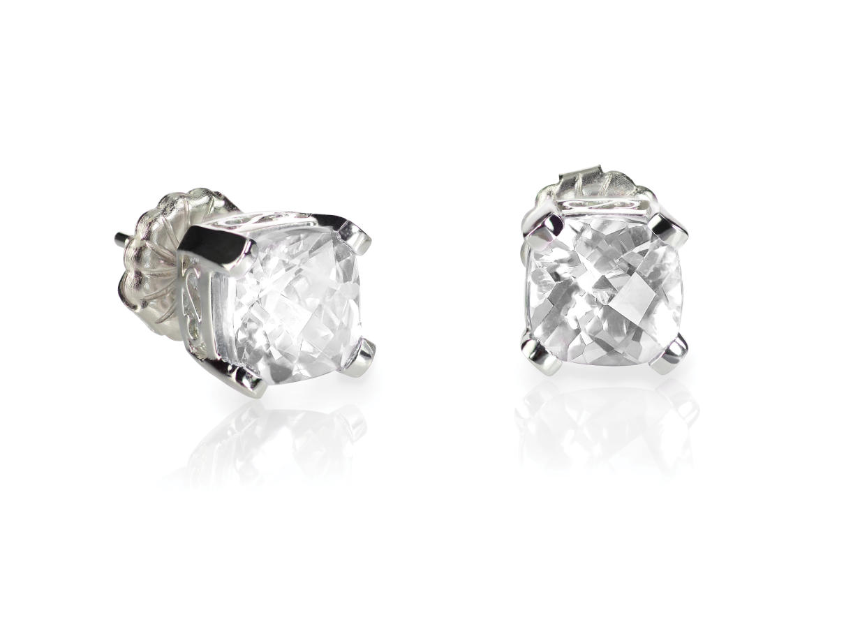 Arete de diamantes. (Foto: Amazon) 