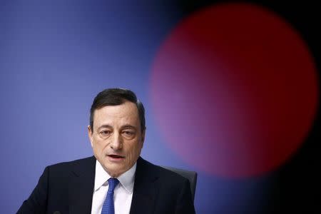 European Central Bank (ECB) President Mario Draghi addresses an ECB news conference in Frankfurt January 22, 2015. REUTERS/Kai Pfaffenbach