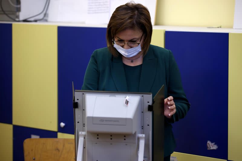 Bulgaria holds parliamentary and presidential elections