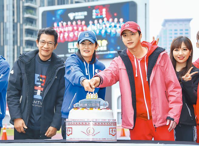 徐展元（左起）錢薇娟、江宏傑、蔡尚樺以《全明星運動會》入圍益智及實境節目主持人獎。（資料照片）