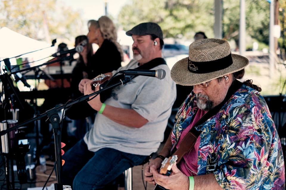 Breezin' performs Friday, May 10 at the No Worries Sports Bar and Saturday, May 11 at the Farmington Civic Center during a pair of fundraising events.