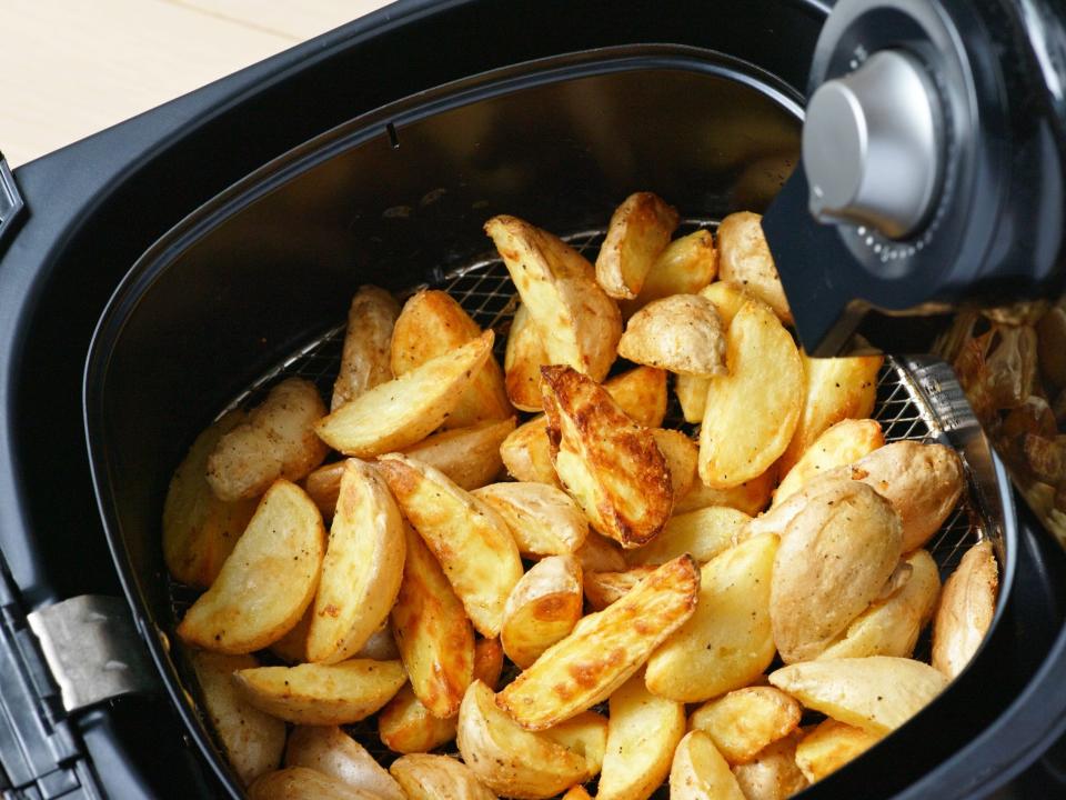 Air fryer seasoned potatoes