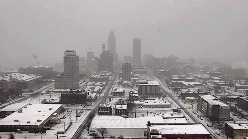 PHOTO: Snow falls in Omaha, Nebraska, Dec.25, 2023. (KETV)