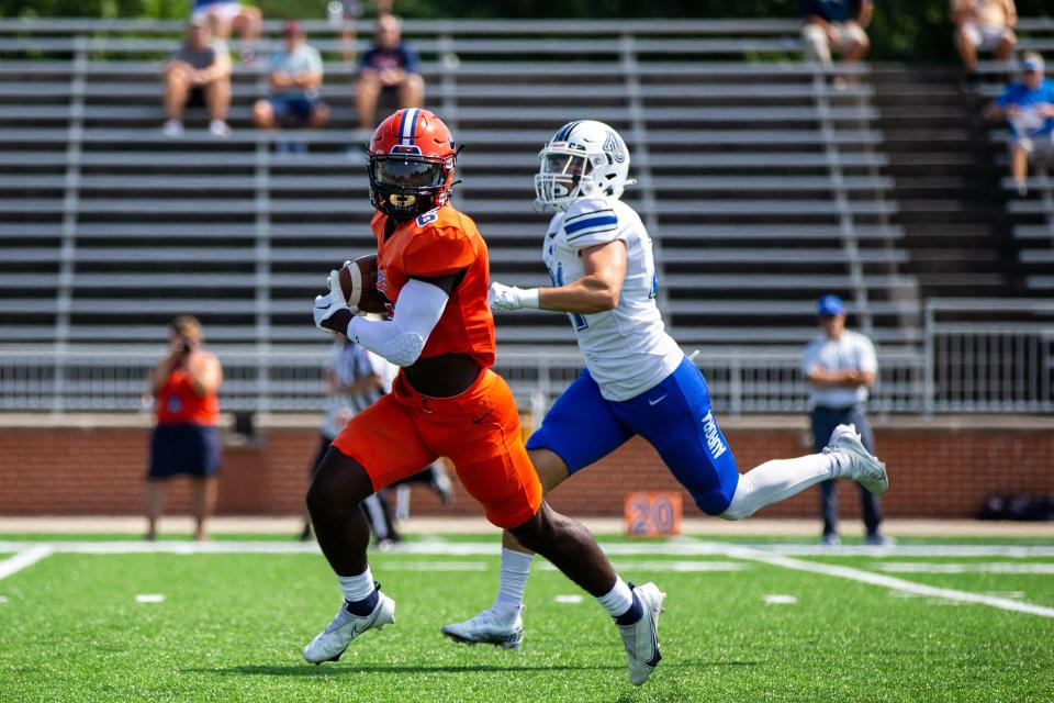 Hope's Terrell Harris takes the ball to the endzone during the Dutchmen's opening drive Saturday, Sept. 3, 2022, at Ray and Sue Smith Stadium. 