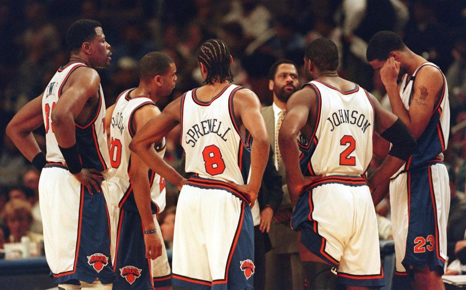 The 1999 New York Knicks, (from left to right) Patrick Ewing, Allan Houston, Latrell Sprewell, Larry Johnson and Kurt Thomas, went on a legendary playoff run. (Photo by STAN HONDA / AFP) (Photo by STAN HONDA/AFP via Getty Images)