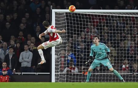 Football Soccer - Arsenal v Chelsea - Barclays Premier League - Emirates Stadium - 24/1/16 Arsenal's Mathieu Flamini misses a chance to score Reuters / Dylan Martinez Livepic