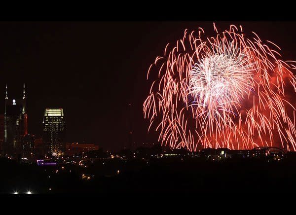 <strong>SCORE: 54</strong>    Nashville's <a href="http://www.musiccityjuly4th.com/" target="_hplink">30-minute show</a> shoots 13,460 pounds of fireworks for 125,000 attendees. It begins in Riverfront Park, accompanied by the Nashville Symphony, around 9:30 p.m. Before that, a variety of concerts begin in the park around noon. Food and drinks are available, so camp out in the park all day long.    Photos: <a href="http://www.flickr.com/photos/paulbna/4762789359/" target="_hplink">Paul Robbins - BNA-Photo</a>/Flickr