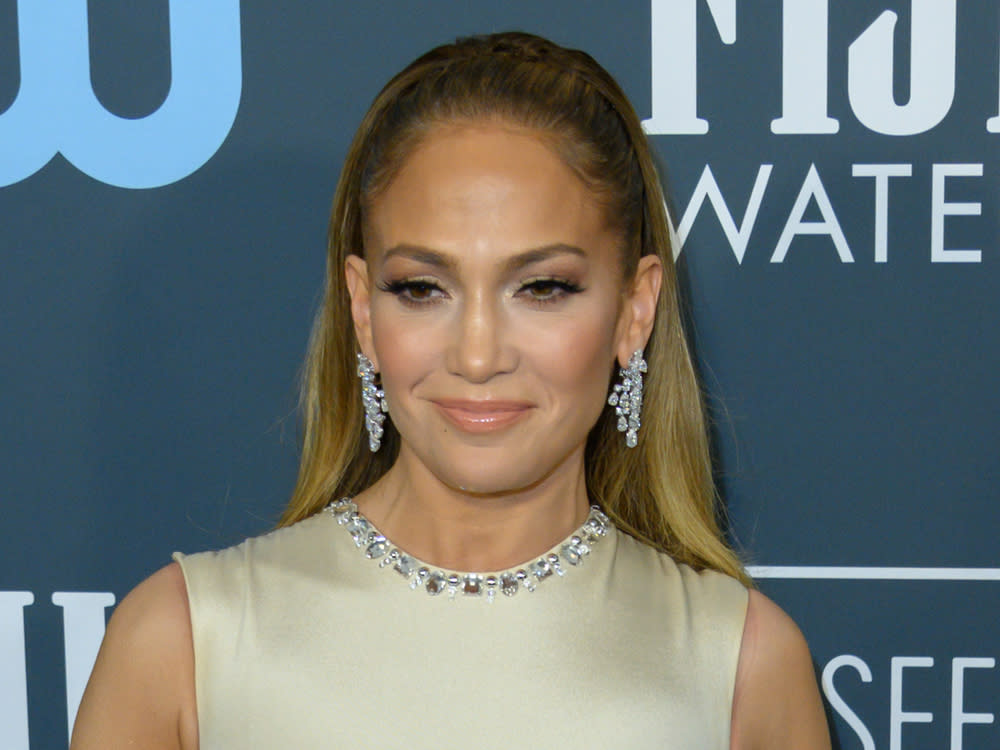 Jennifer Lopez hat den Weg zurück ins Tonstudio gefunden. (Bild: Silvia Elizabeth Pangaro/Shutterstock.com)