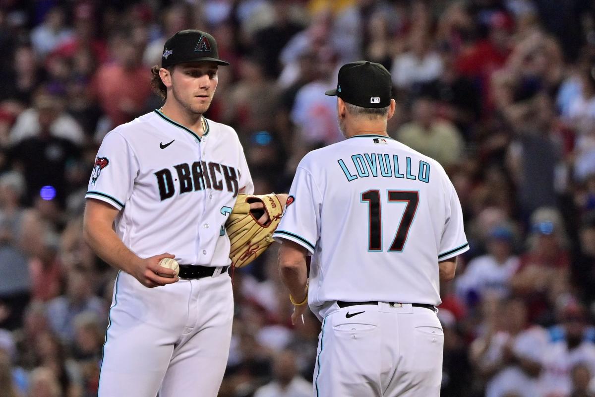 Diamondbacks win crucial NLCS game after controversial pitching change