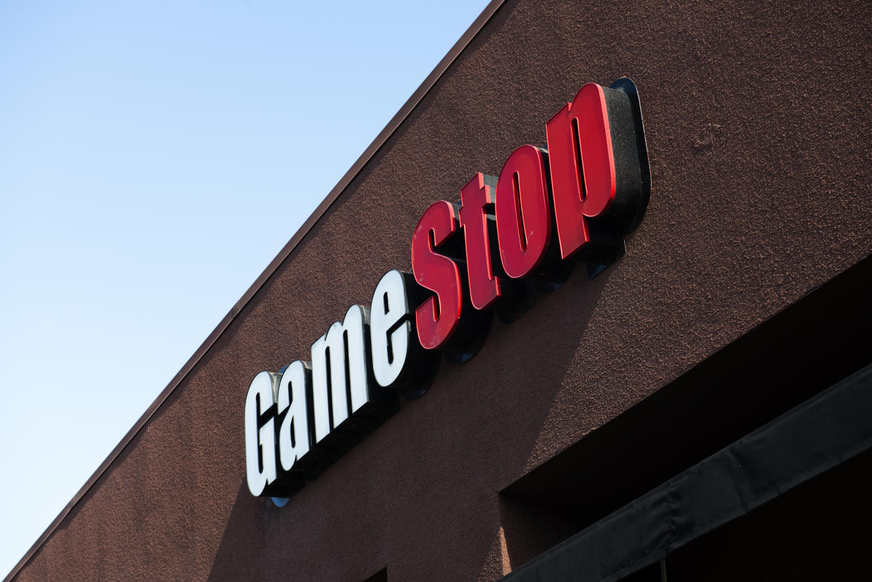 EMERYVILLE, UNITED STATES - 2021/01/29: GameStop logo is seen at one of their stores in Emeryville. (Photo by Pat Mazzera/SOPA Images/LightRocket via Getty Images)