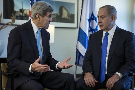 Israel's Prime Minister Benjamin Netanyahu (R) meets with United States Secretary of State John Kerry in Berlin, Germany October 22, 2015. REUTERS/Carlo Allegri