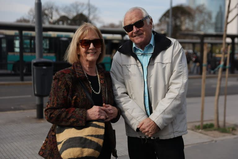 Esteban y María Romera tienen 77 y 75 años; dicen que algo tiene que cambiar, que con la corrupción y la inseguridad ya no se puede más