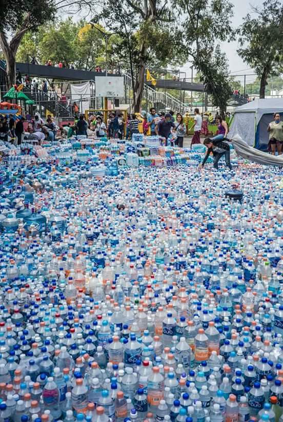 27 imágenes de México frente al sismo que erizan la piel de emoción