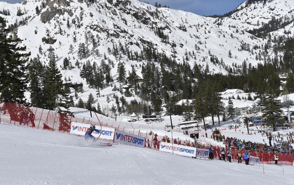 Mikaela Shiffrin competes during the first run in the women's World Cup slalom competition Saturday, March 11, 2017, in Olympic Valley, Calif. (AP Photo/Scott Sady)