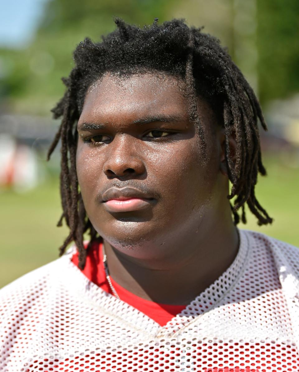 Manatee High defensive tackle Tyreek'e Robinson