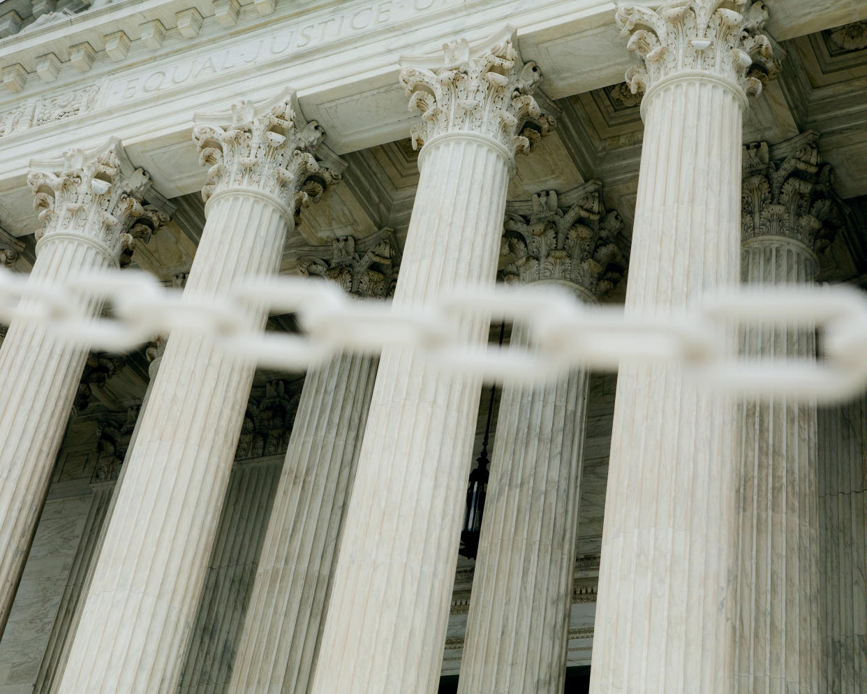 Jamie Raskin explica cómo obligar a los magistrados Alito y Thomas a recusarse en los casos del 6 de enero (Will Matsuda para The New York Times).