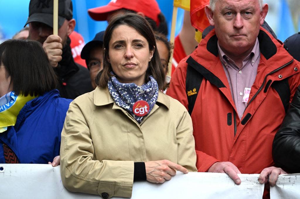 La secrétaire générale de la CGT, Sophie Binet (ici en photo à Paris lors d’une manifestation à Paris, le 1er mai 2023), va demander à la Première ministre Élisabeth Borne de conditionner les aides publiques aux entreprises lorsqu’elle sera reçue à Matignon mardi et mercredi 16 et 17 mai. 