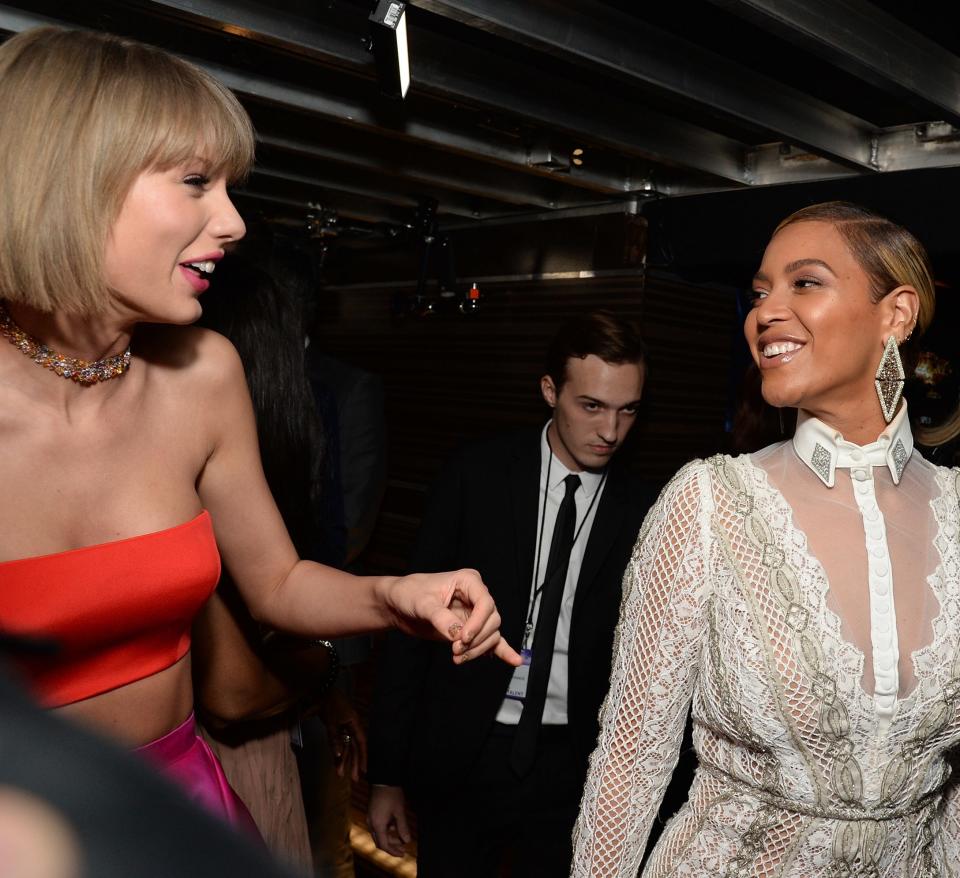 Closeup of Taylor and Beyoncé backstage