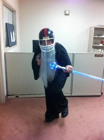 There is nothing funny about what’s going on in the real NFL right now, but this fantasy football costume is a great way to use a <a href="http://christopherarthurrichards.files.wordpress.com/2011/10/fantasy-football.jpg" target="_blank">Snuggie, a spectre of some kind, and a football helmet.</a>