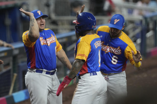 Israel left fielder Spencer Horowitz (4) catches a hit by