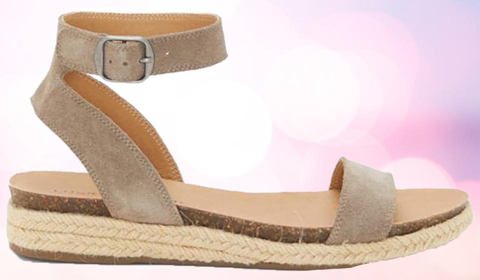 Lucky Brand Women's Garston Flat Sandal (Photo: Amazon)