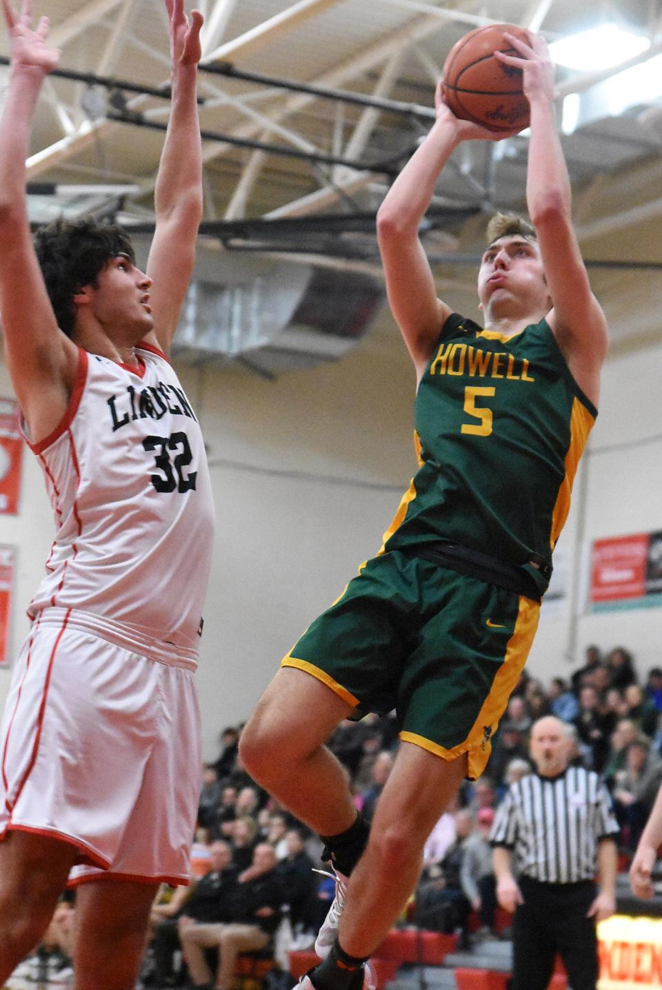 Logan Leppek (5) scored a game-high 18 points for Howell in a 69-38 victory over Linden in a first-round Division 1 district basketball game Monday, March 6, 2023.
