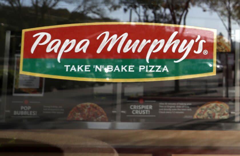 SANTA ROSA, CALIFORNIA - NOVEMBER 20: A sign is posted on a Papa Murphy's restaurant that is closed due to a Pacific Gas and Electric (PG&E) public safety power shutoff on November 20, 2019 in Santa Rosa, California. PG&E has cut power to over 450,000 residents throughout Northern California as extremely windy and dry conditions are increasing the risk of catastrophic wildfires. (Photo by Justin Sullivan/Getty Images)