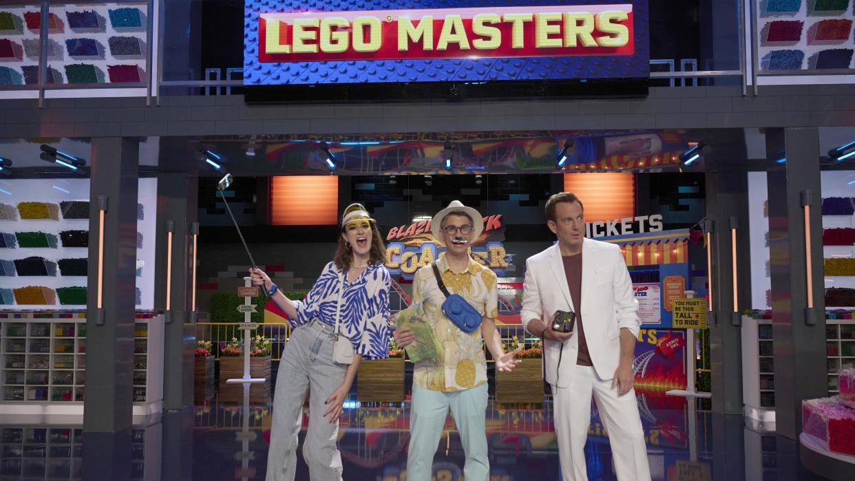  Udges Amy Corbett and Jamie Berard with Host Will Arnett in the “Roller Coaster Madness“ episode of LEGO MASTERS. 