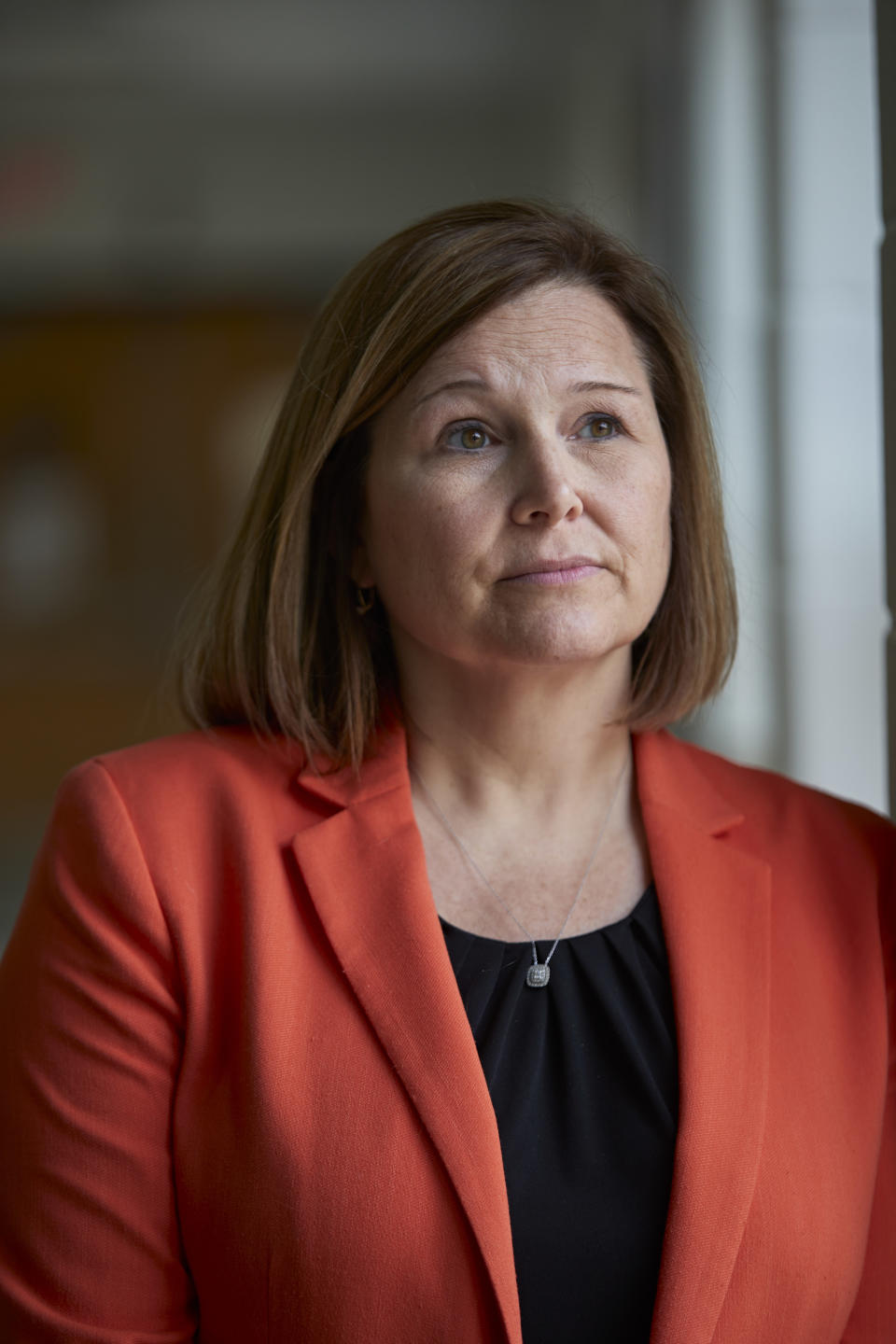 Valentine Walker, entrenador de balompié femenil y varonil de un equipo de bachillerato, en Normal, Illinois, el 9 de marzo de 2023. (Mustafa Hussain/The New York Times)
