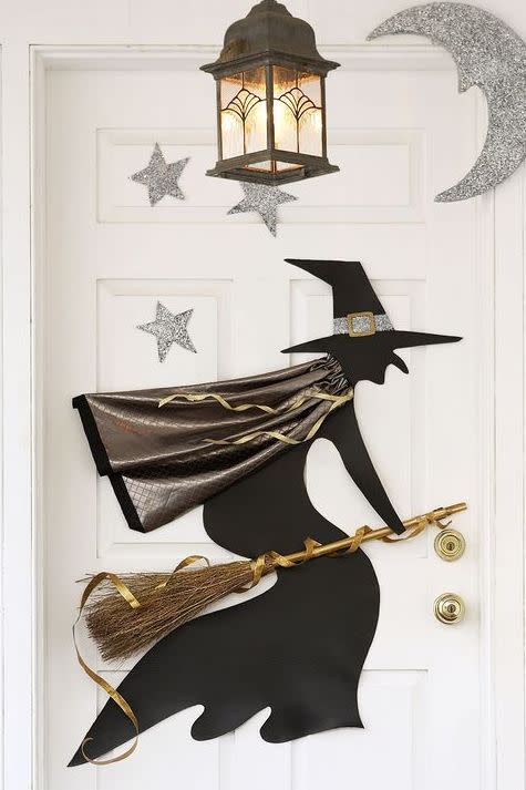 19) Glittering Witch Door Decoration