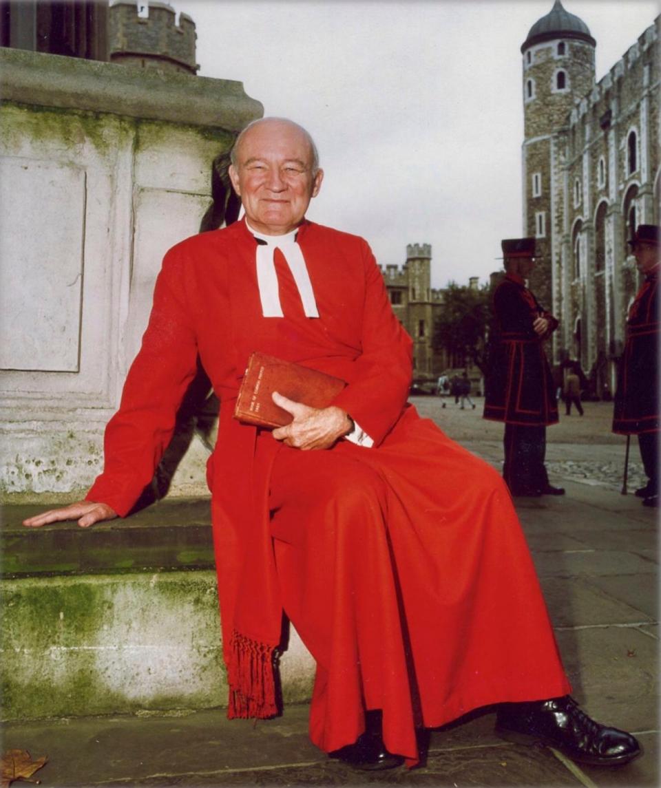 Abram in 2006 as Chaplain to Queen Elizabeth II and priest-in-charge at the Tower of London