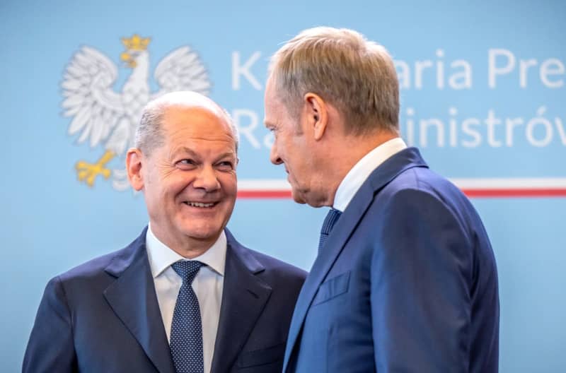 German Chancellor Olaf Scholz bids farewell to Polish Prime Minister Donald Tusk after the press conference following the German-Polish government consultations. These are the first government consultations with Donald Tusk's centre-left government, which replaced a right-wing conservative government in late 2023. Michael Kappeler/dpa