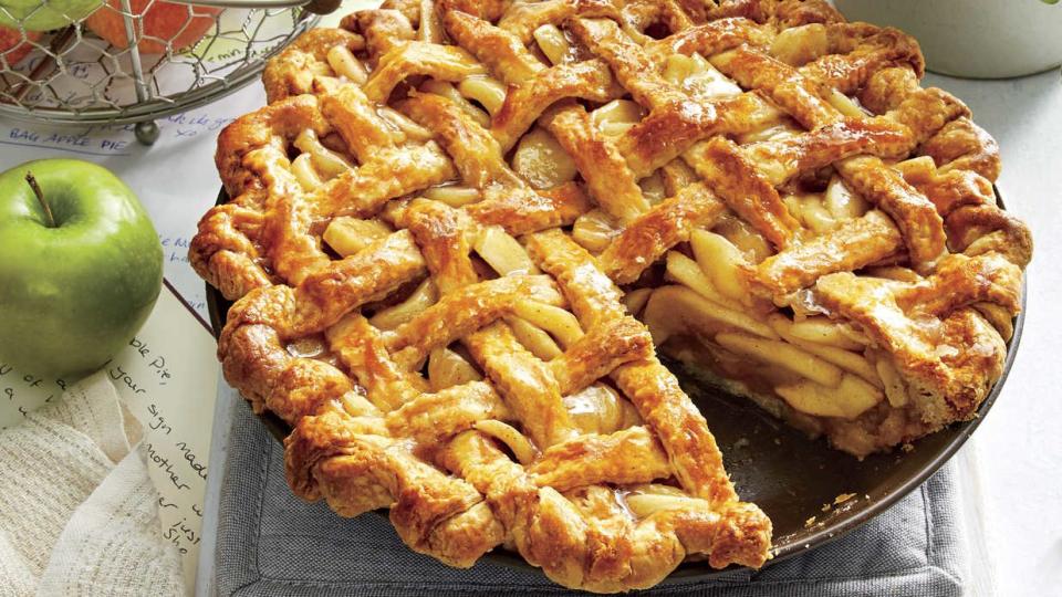 20 Inviting Apple Pies for Every Fall Occasion